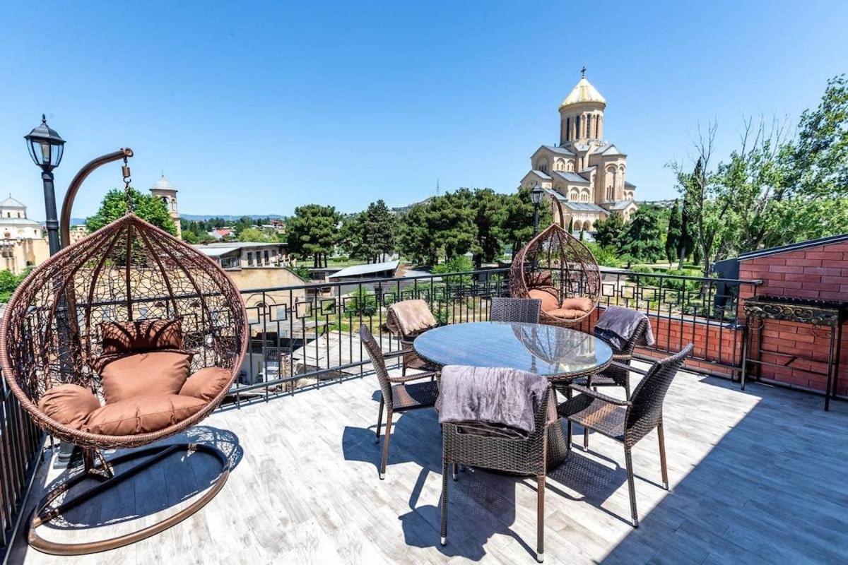 3Br Apt W Huge Terrace & Magnificent Views Tiflis Exterior foto