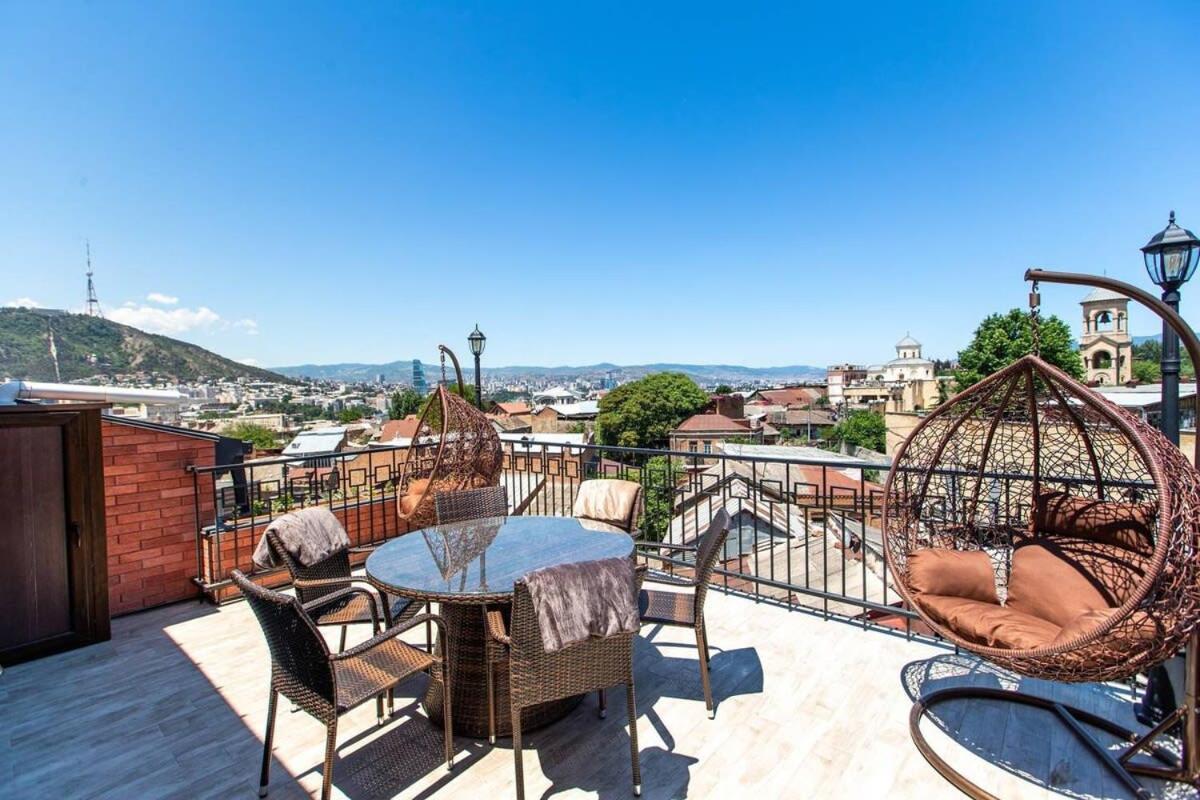3Br Apt W Huge Terrace & Magnificent Views Tiflis Exterior foto